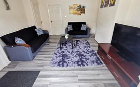 Spacious 3-Bedroom Home In Birmingham With Driveway Parking